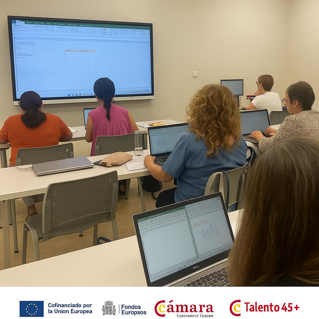 Formación en Excel en Canarias con alumnos en aula